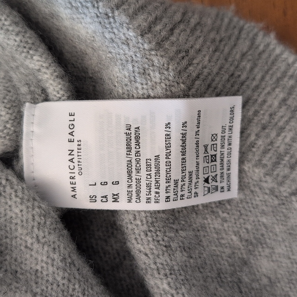 American Eagle Outfitters Light Gray V-Neck Sweater with Cream Bow - Picture 4 of 6